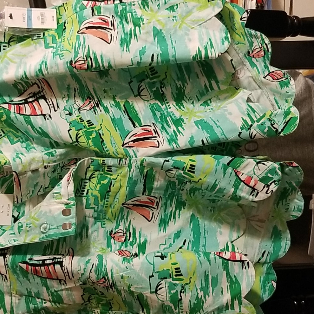 Crown & Ivy woman shorts